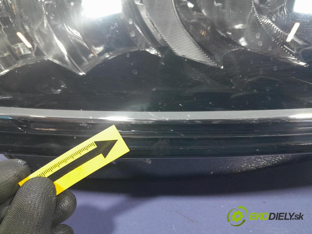 Skoda Octavia 2023 Reflektor: v pravo: 5E4941016