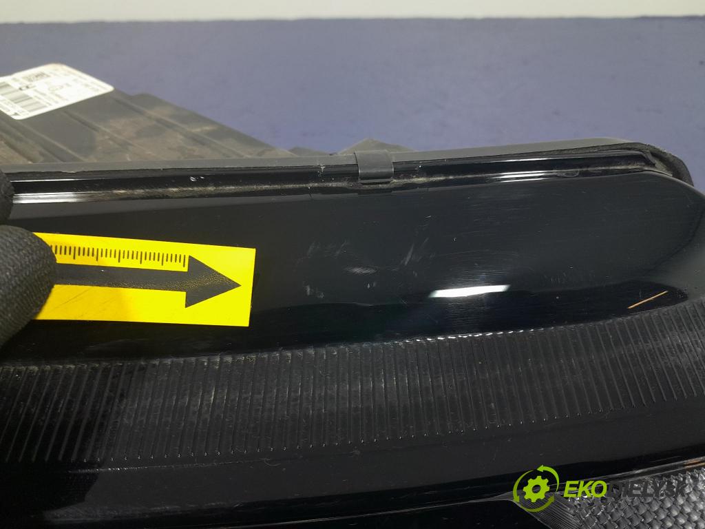 Skoda Octavia 2023 Reflektor: v pravo: 5E4941016