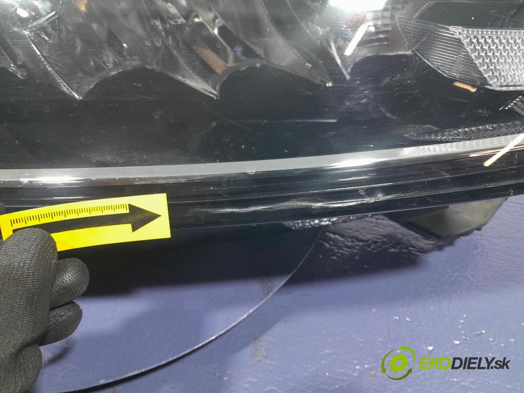 Skoda Octavia 2023 Reflektor: v pravo: 5E4941016