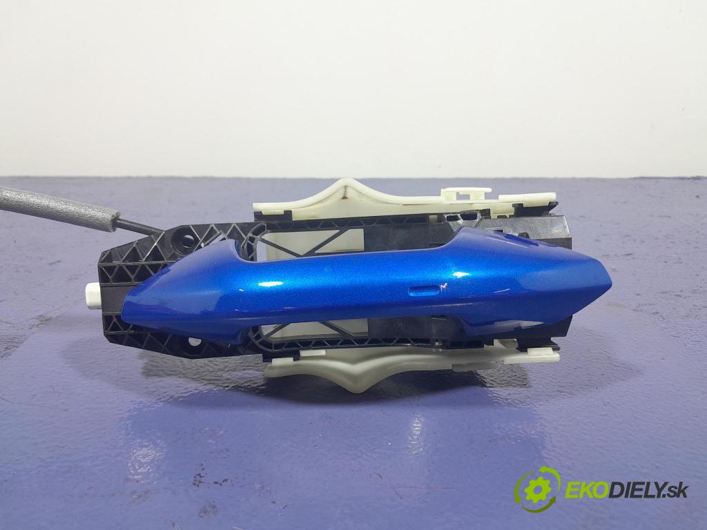 Skoda Octavia 2023 klika před Práva: 8V0839885