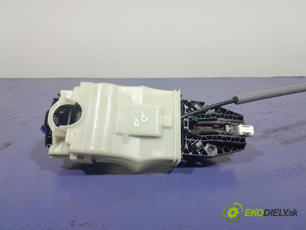 Skoda Octavia 2023 klika před Práva: 8V0839885