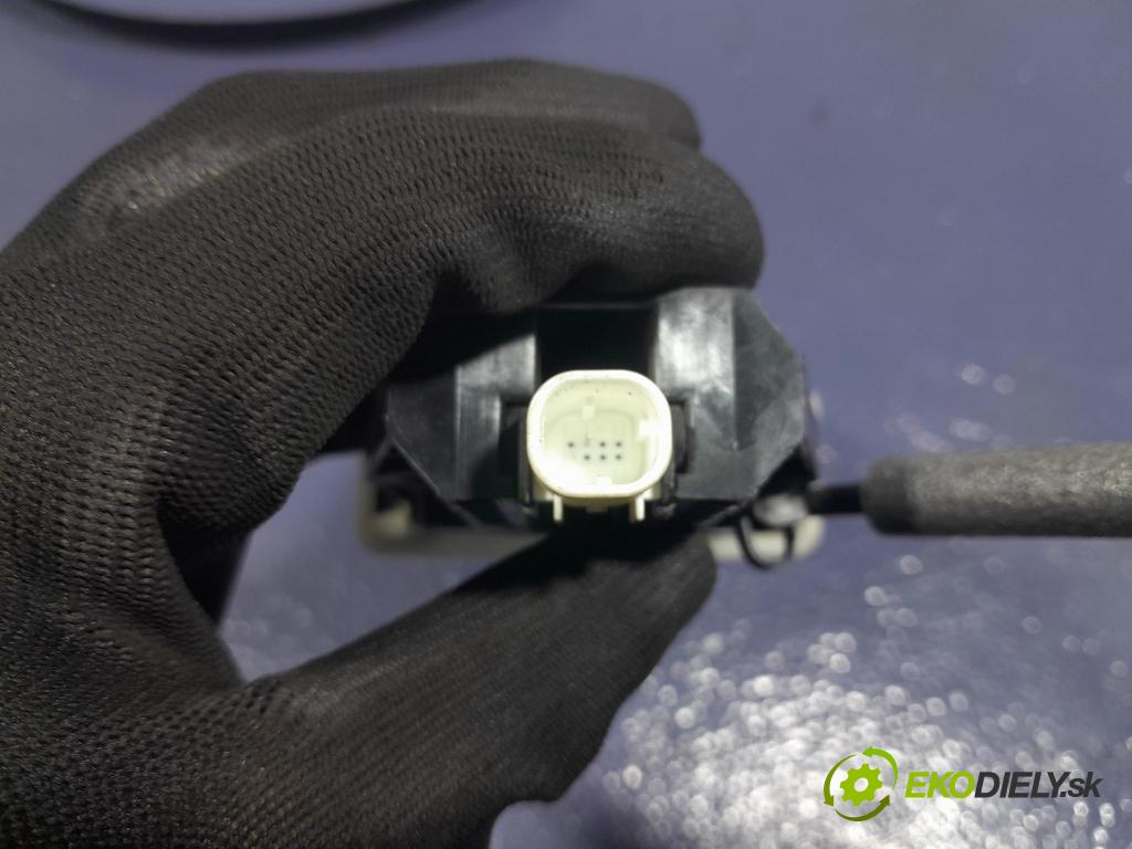 Skoda Octavia 2023 rukoväť Predné ľavá 8V0837885