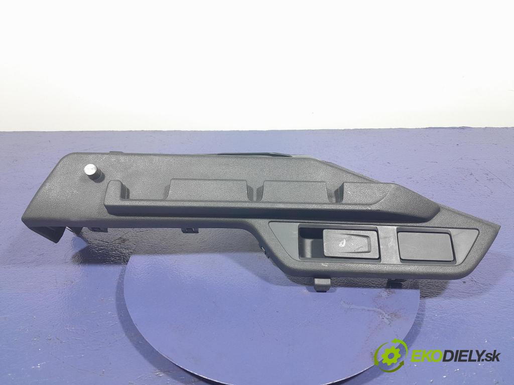 Skoda Octavia 2023 kryt Plast: Interiéry: 5E6867762