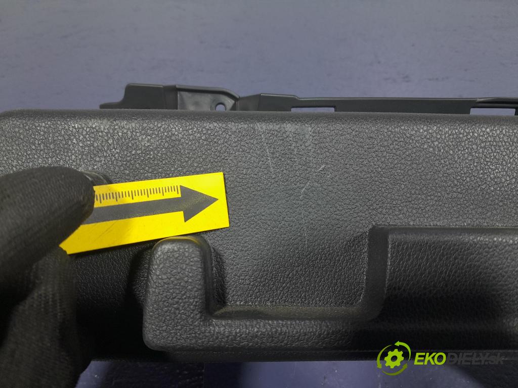 Skoda Octavia 2023 kryt Plast: Interiéry: 5E6867762