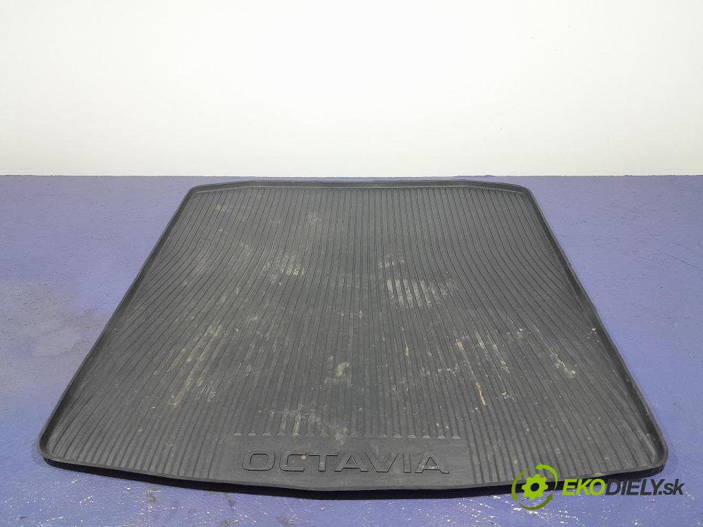 Skoda Octavia 2023 koberec do auta 5E6061162A