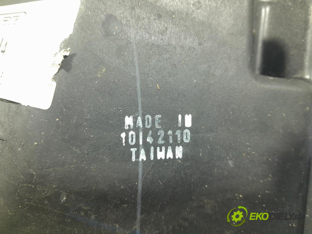 Chevrolet Spark 2013 Reflektor: v pravo: 