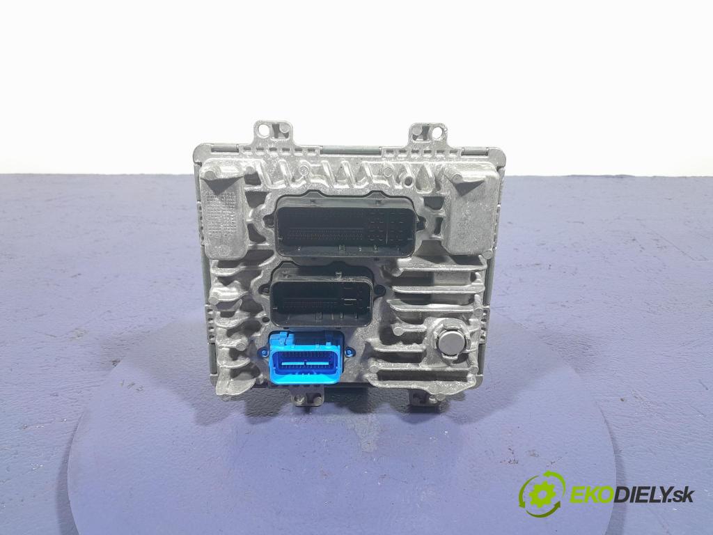 Opel Astra 2017 riadiaca jednotka Motor: 55501607