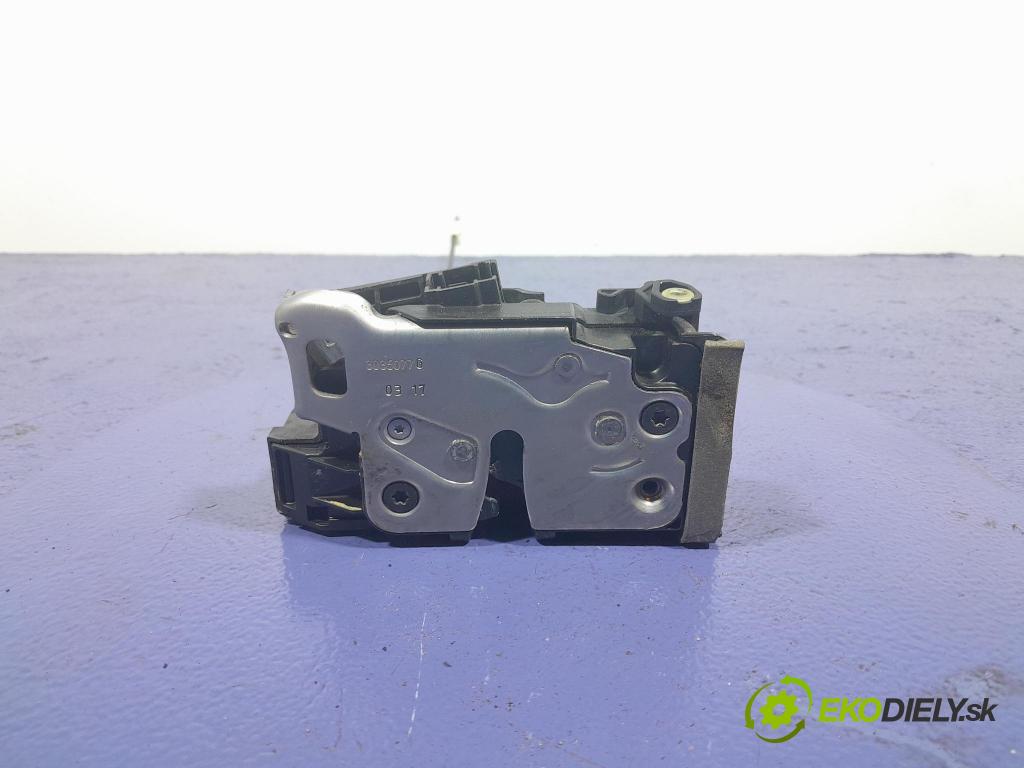 Opel Astra 2017 zámok dvere Predné Vľavo: