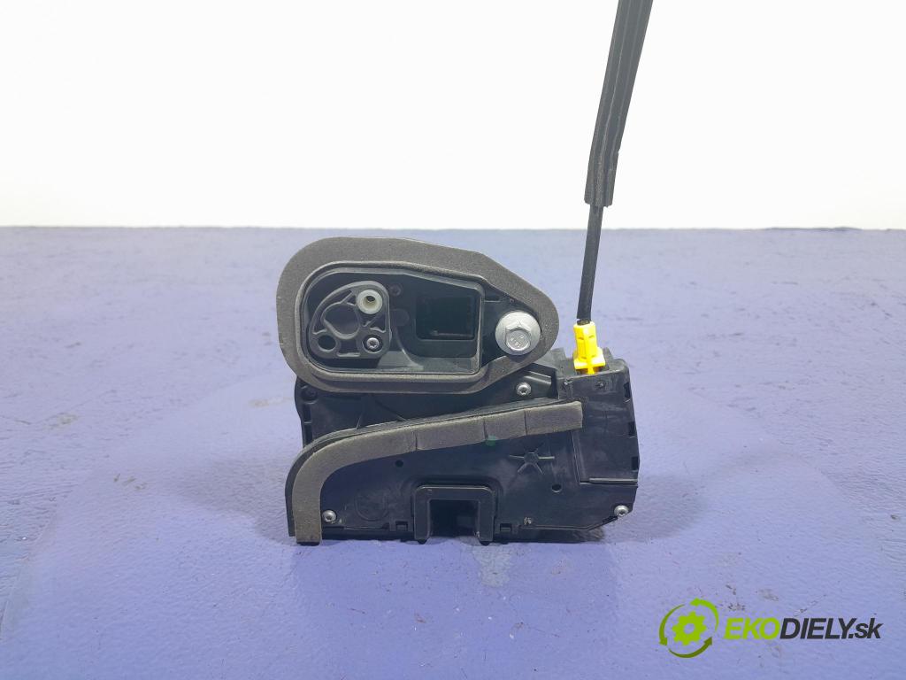 Opel Astra 2017 zámok dvere Predné Vľavo: