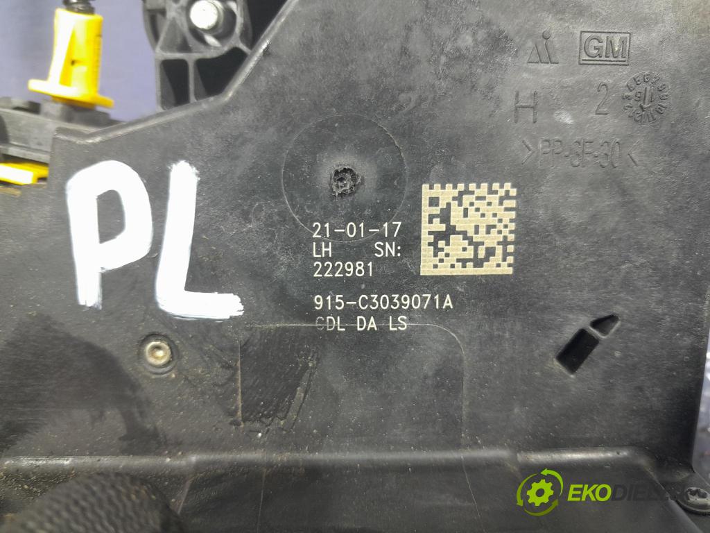 Opel Astra 2017 zámok dvere Predné Vľavo: