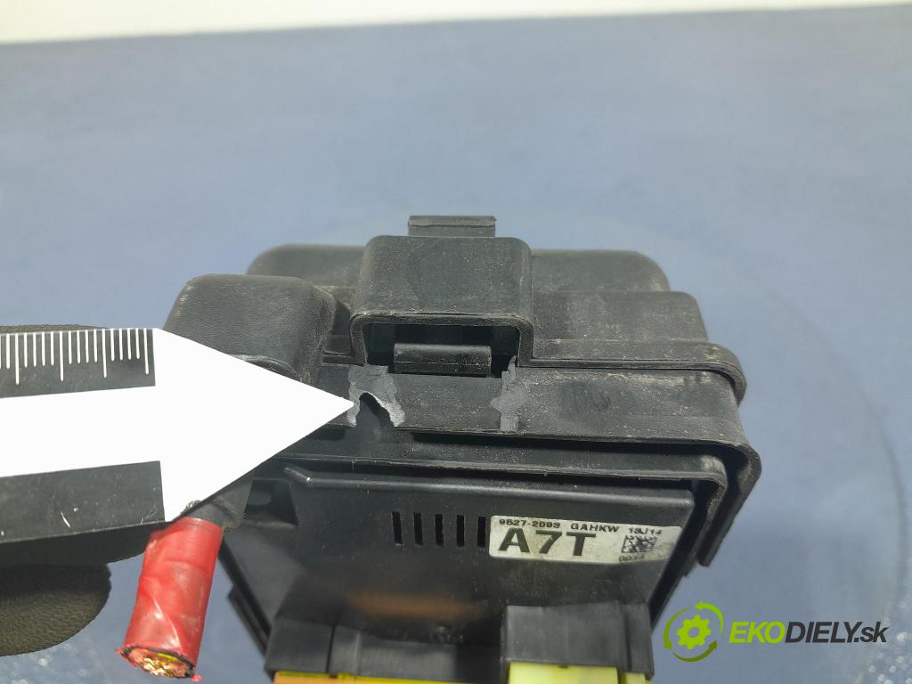 Chevrolet Spark 2013 skrinka Poistky: 9527-2098