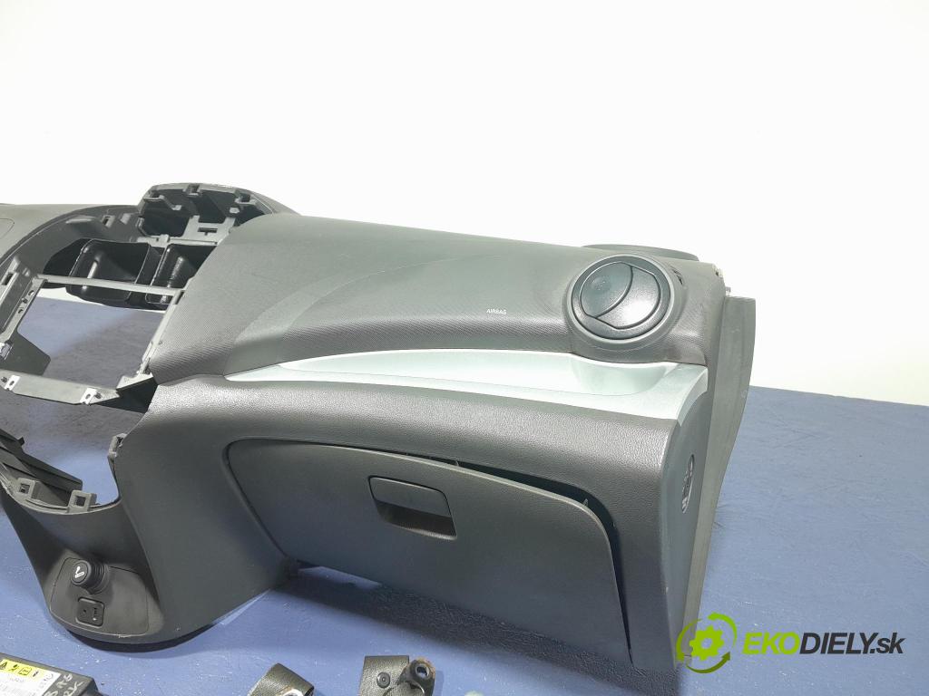 Chevrolet Spark 2013 kokpit,pristrojová doska