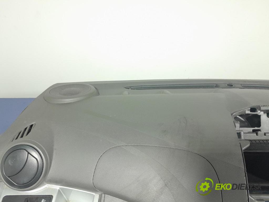 Chevrolet Spark 2013 kokpit,pristrojová doska