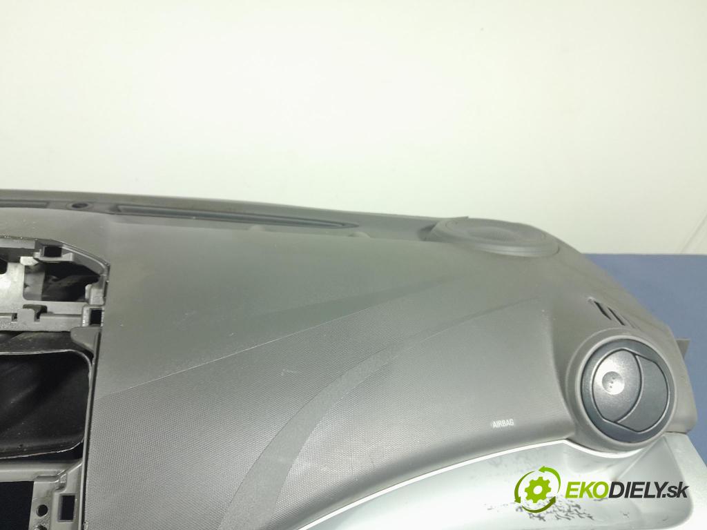 Chevrolet Spark 2013 kokpit,pristrojová doska