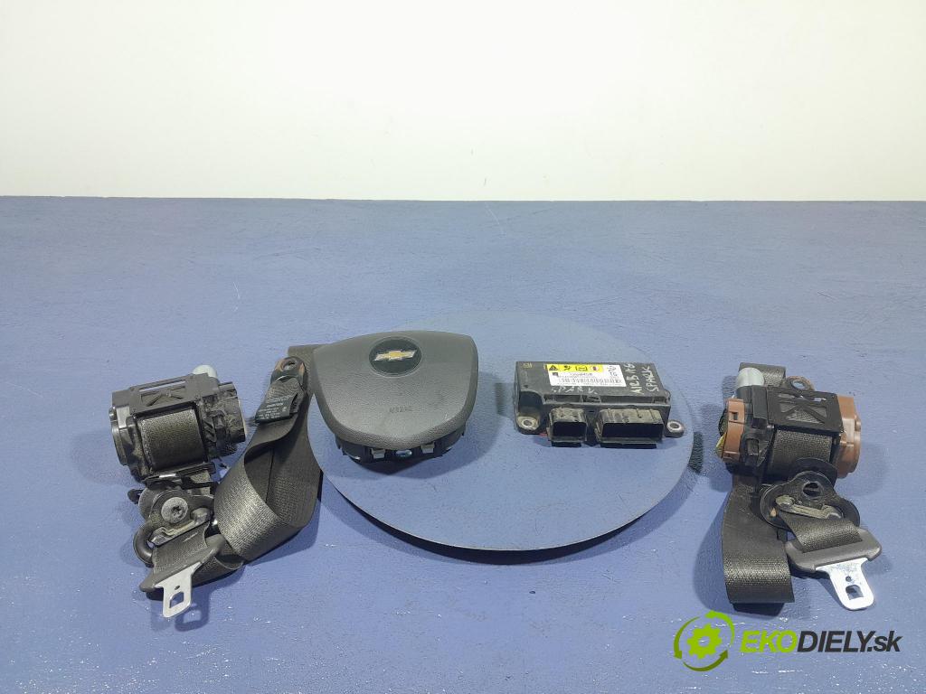 Chevrolet Spark 2013 kokpit,pristrojová doska