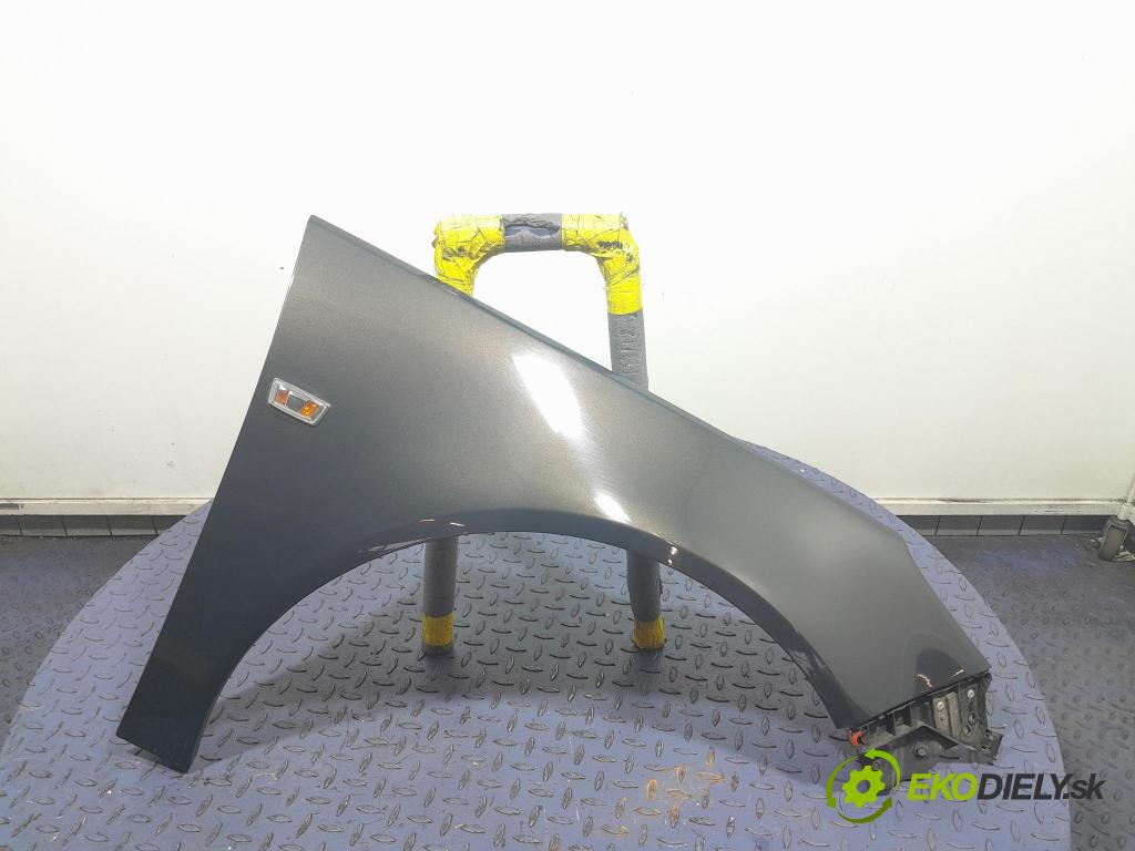 Opel Insignia 2014 blatník Predné v pravo: