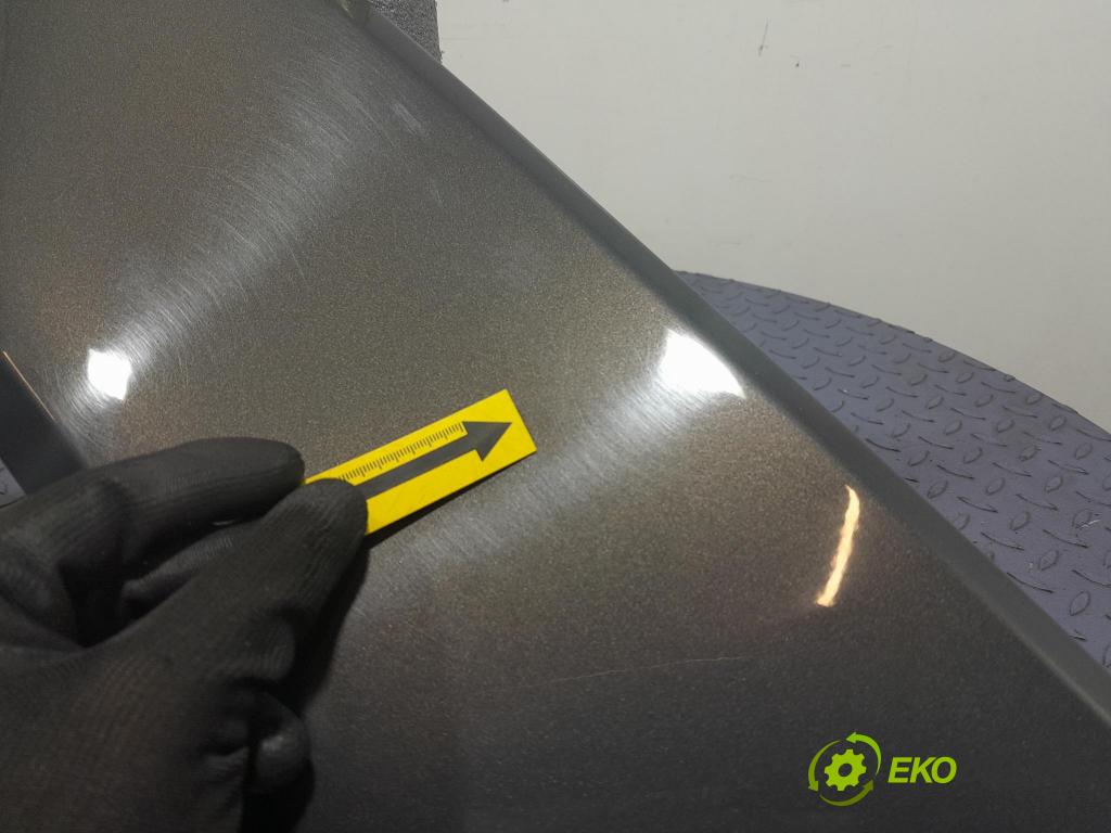 Opel Insignia 2014 blatník Predné v pravo: