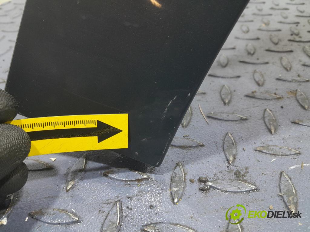 Opel Insignia 2014 blatník Predné v pravo: