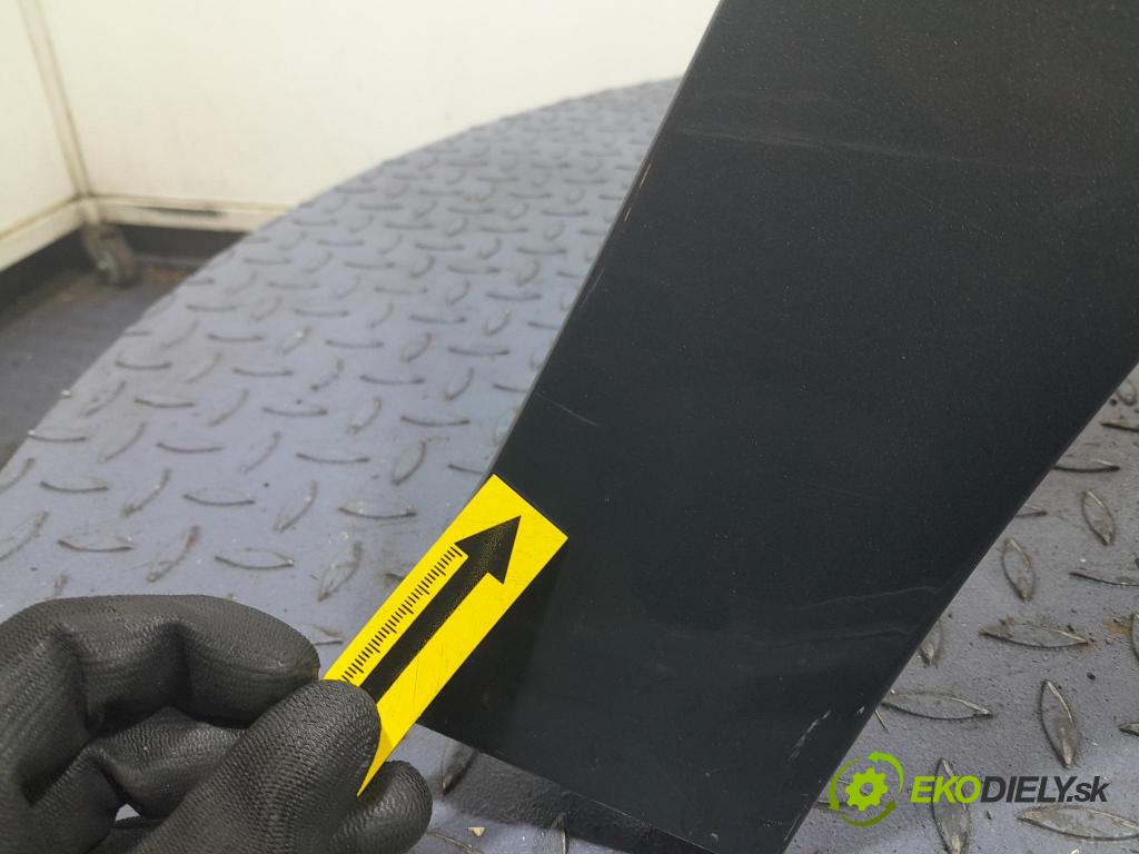 Opel Insignia 2014 blatník Predné v pravo: