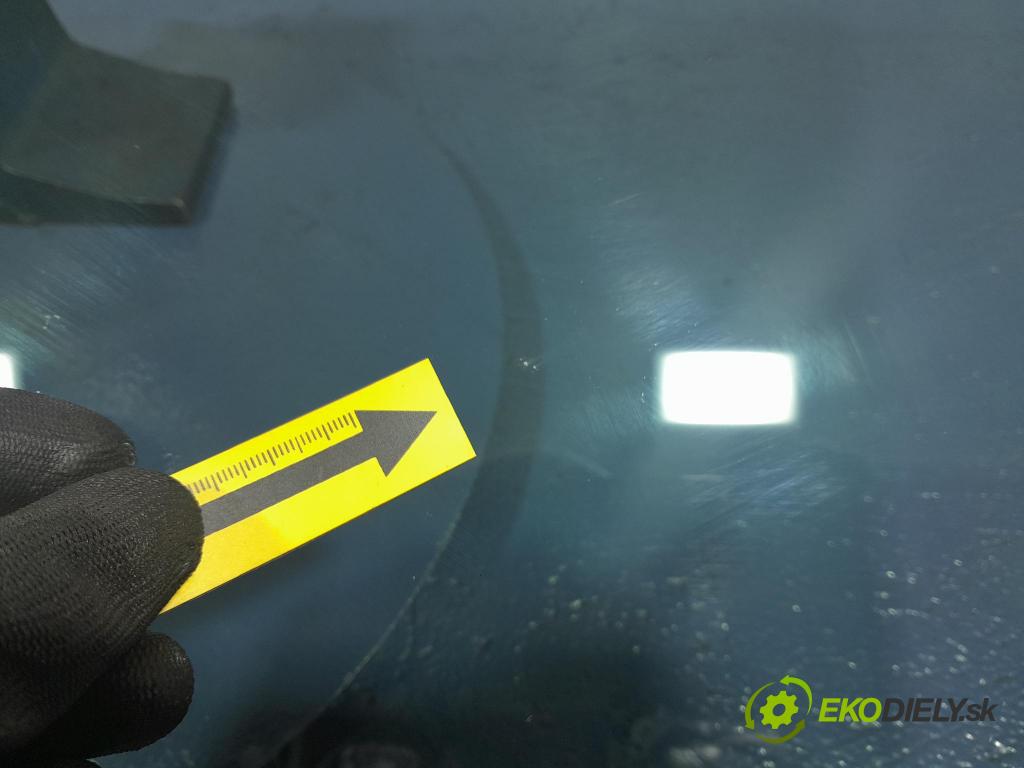 Skoda Octavia 2023 sklo dvere Predné ľavá 5E3845201