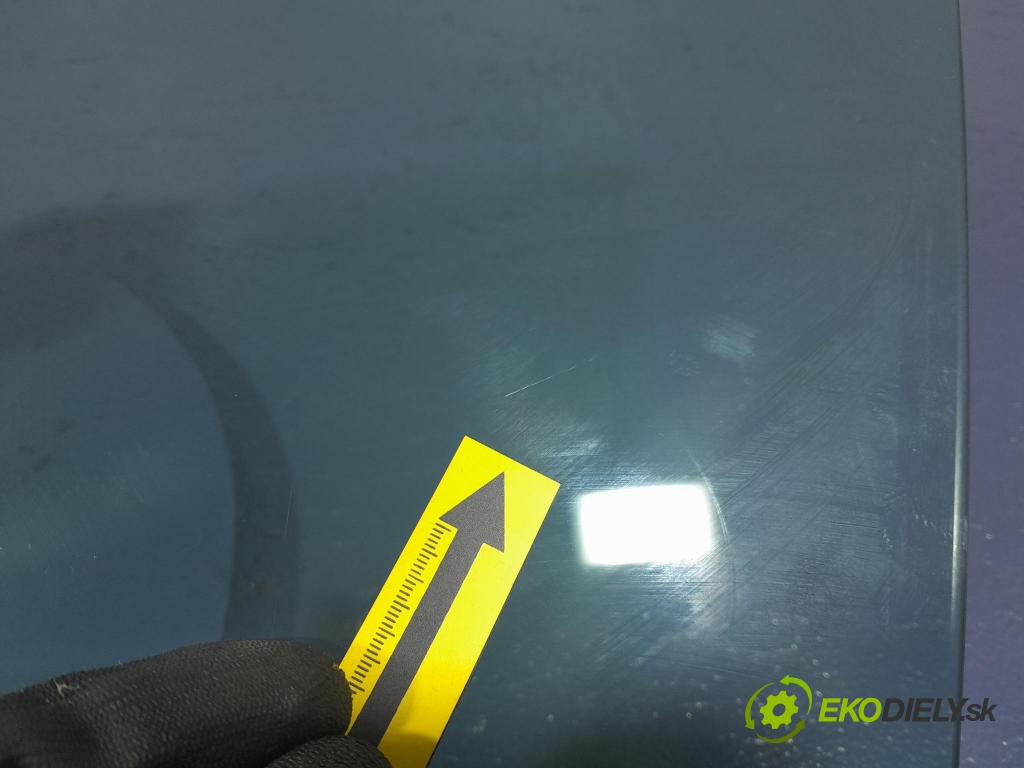 Skoda Octavia 2023 sklo dvere Predné ľavá 5E3845201