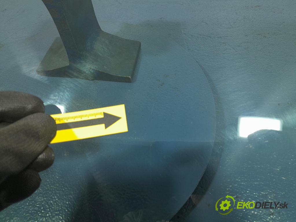 Skoda Octavia 2023 sklo dvere Predné ľavá 5E3845201