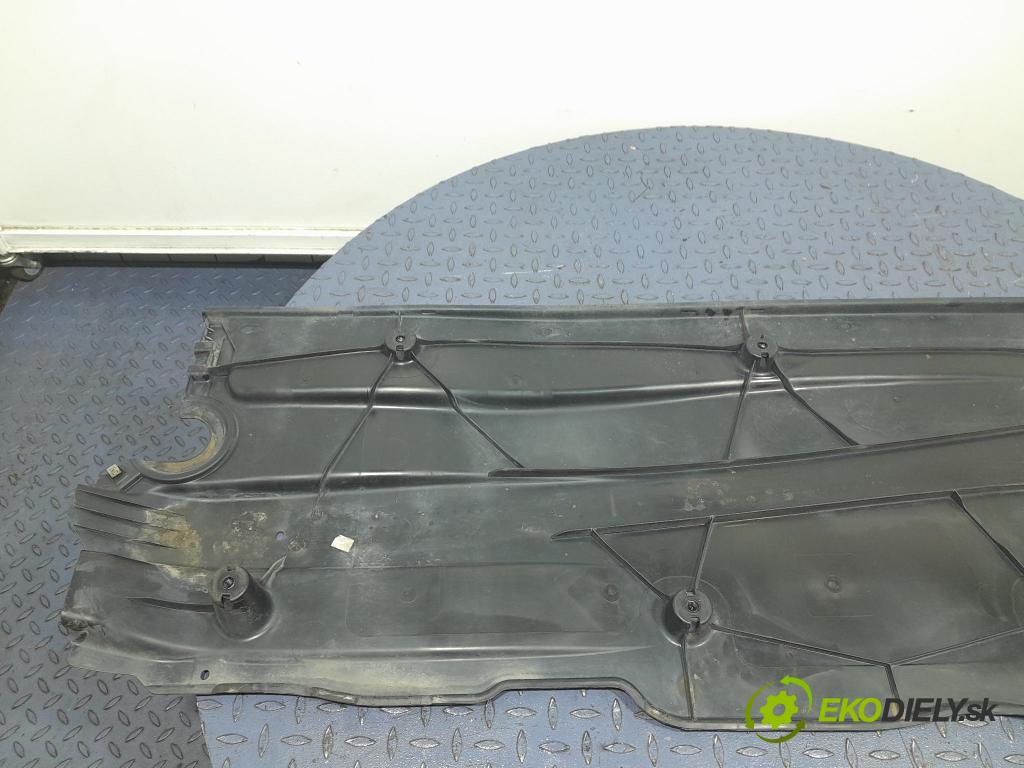 Skoda Octavia 2023 kryt Plast: podvozek: 5WA825202E