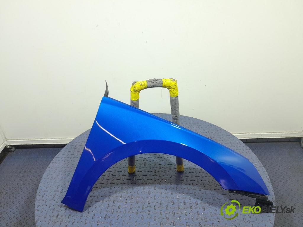 Skoda Octavia 2023 blatník Predné v pravo: