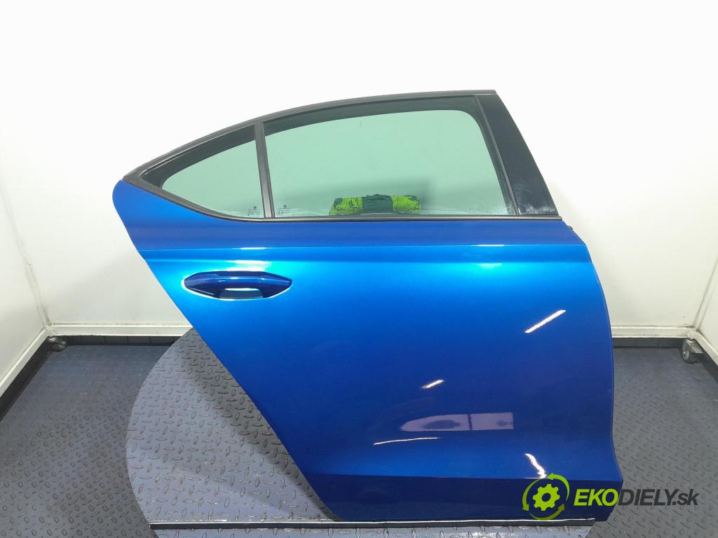 Skoda Octavia 2023 dvere zad pravé