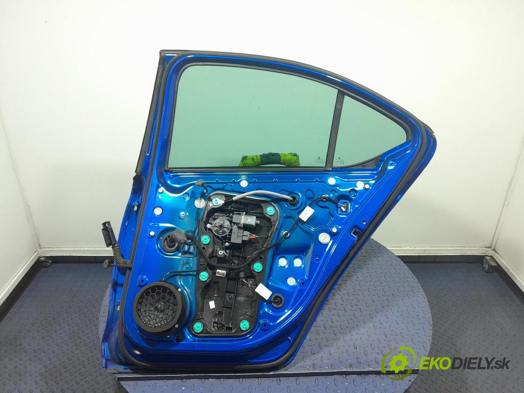 Skoda Octavia 2023 dvere zad pravé 