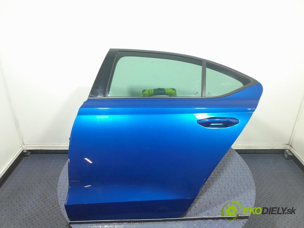 Skoda Octavia 2023 dvere zad Vľavo: