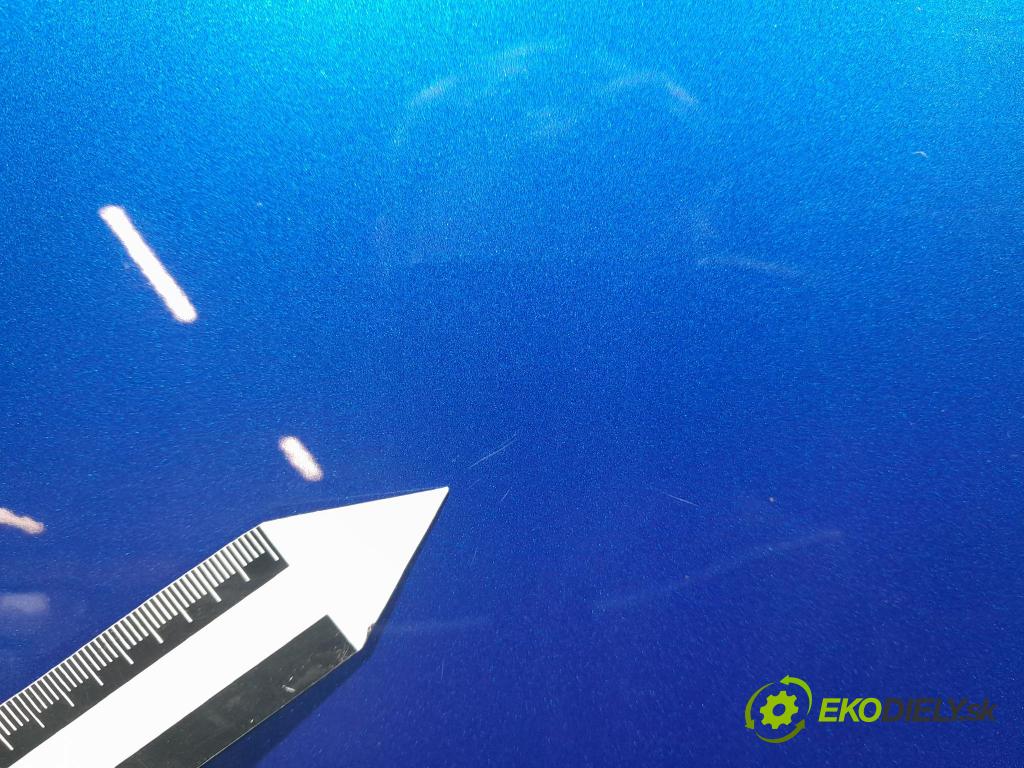 Skoda Octavia 2023 dvere zad Vľavo: