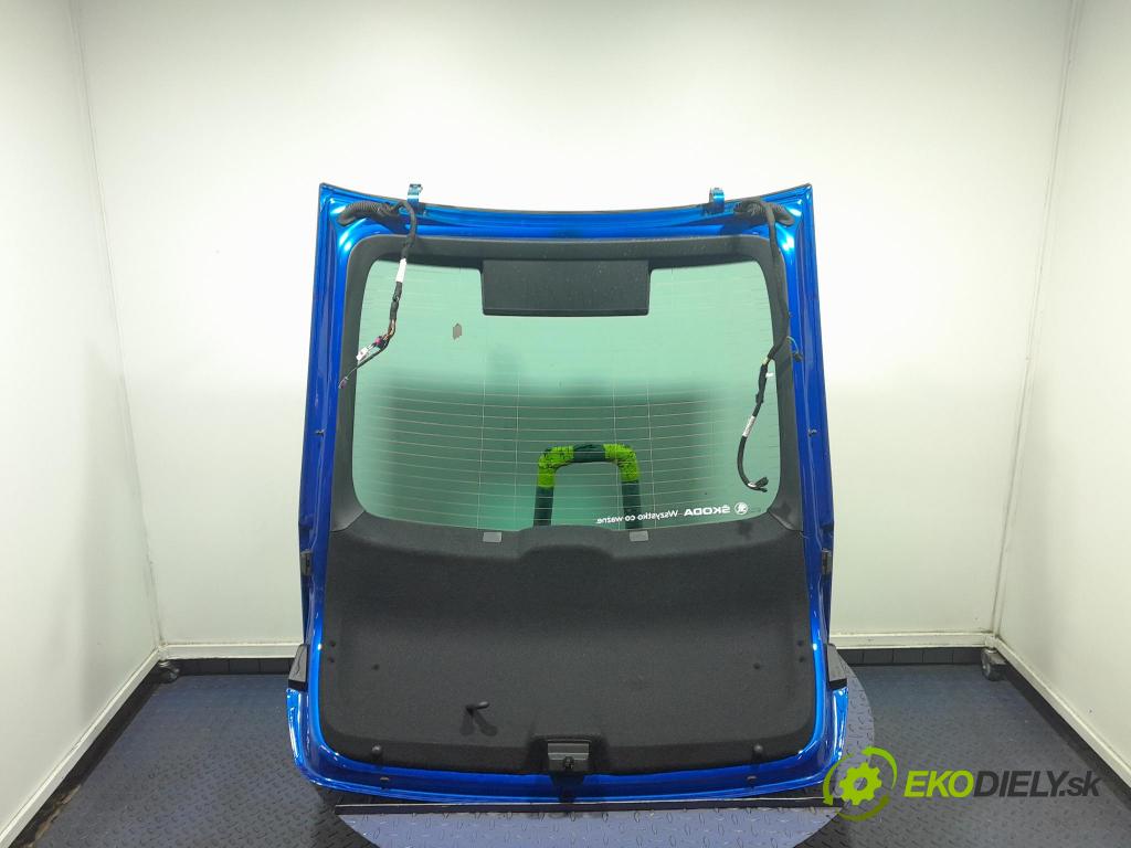 Skoda Octavia 2023 zadna dveře kufra: kufra: 