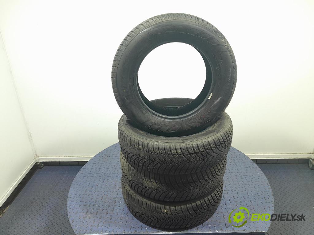 Hyundai I30 2013 pneumatika Multi-sezóna: 8904288104882