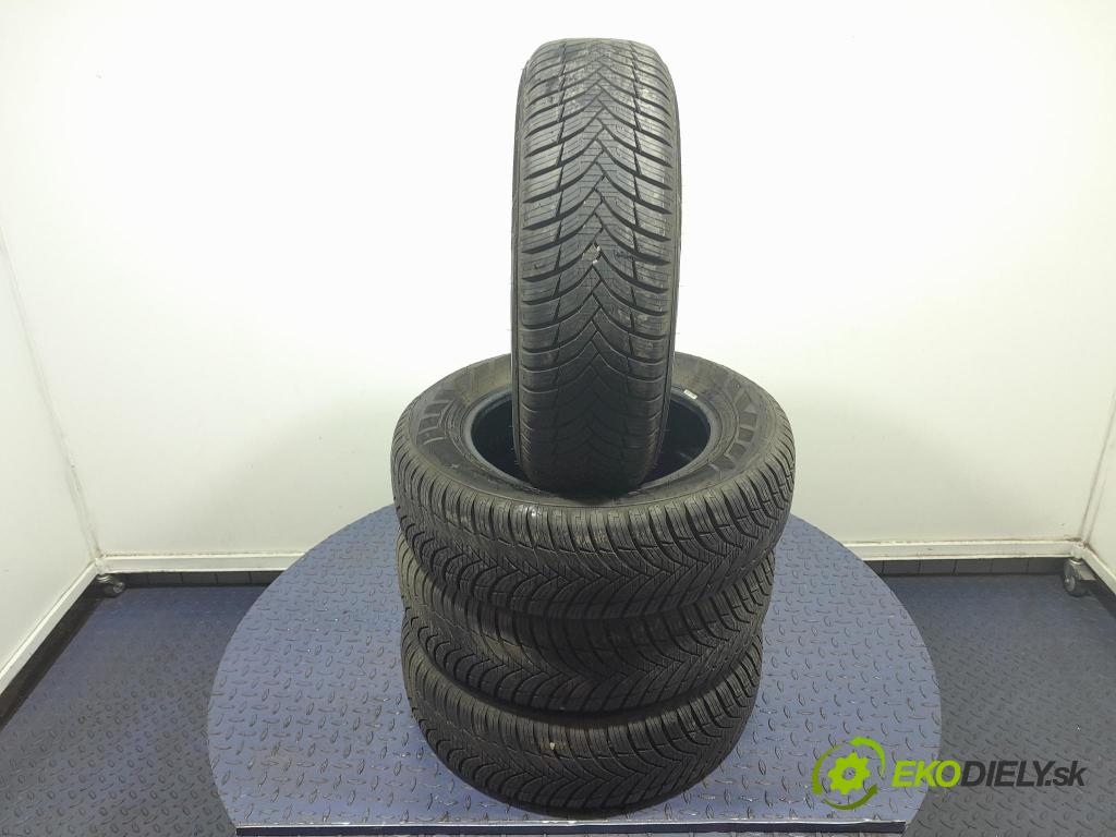 Hyundai I30 2013 pneumatika Multi-sezóna: 8904288104882