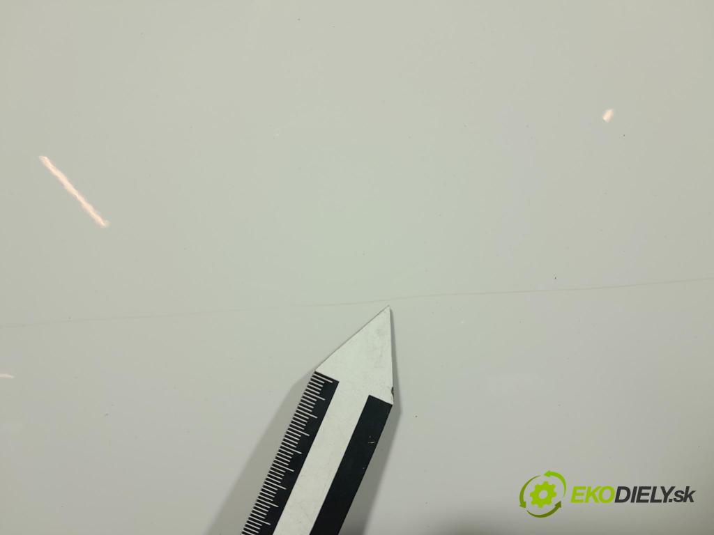 Hyundai I30 2013 dvere zad Vľavo: