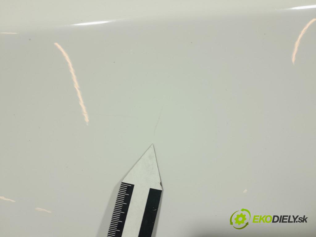 Hyundai I30 2013 dvere zad Vľavo: