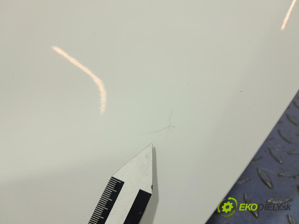 Hyundai I30 2013 dvere zad Vľavo: