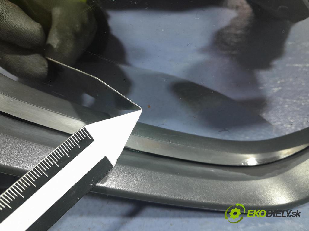 Opel Corsa 2008 zrkadlo pravé