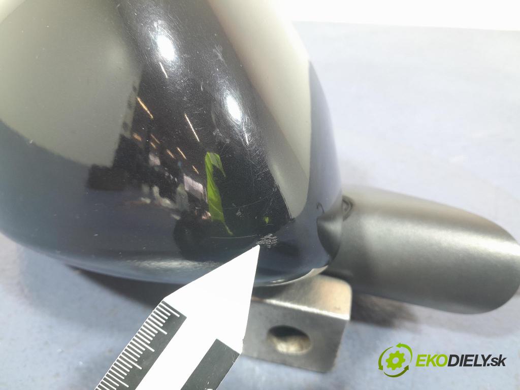 Opel Corsa 2008 zrkadlo pravé