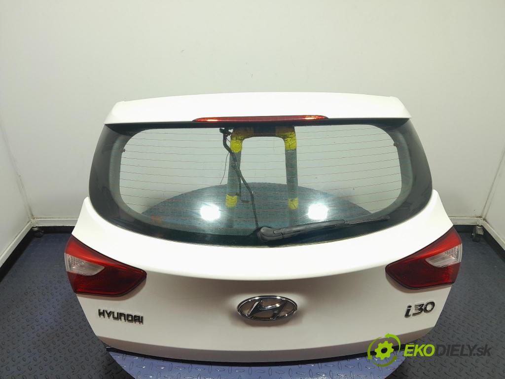 Hyundai I30 2013 zadna dveře kufra: kufra: