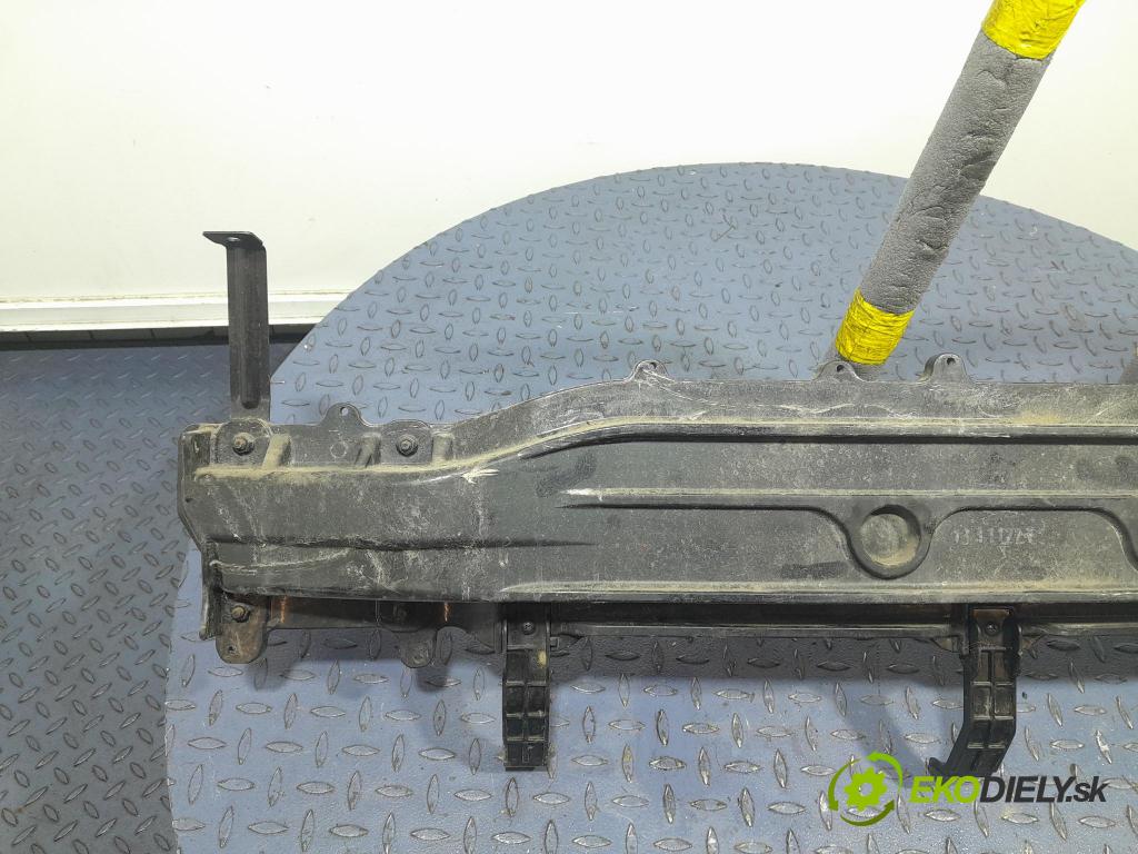 Hyundai I30 2013 výstuha narazník zad 86631-A6000