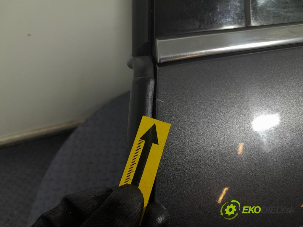 Citroen C5 aircross 2019 dvere zad Vľavo: