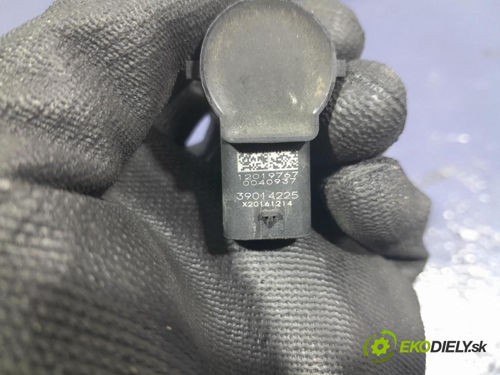 Opel Astra 2017 snímač / riadiaca jednotka PDC 39014225