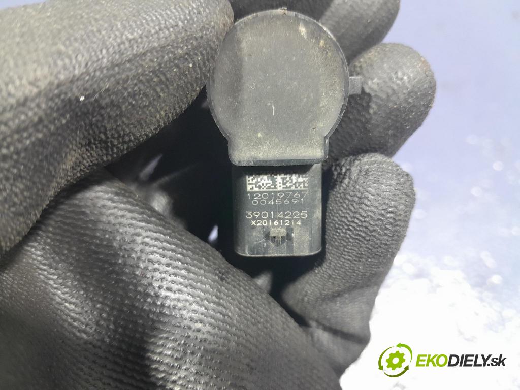 Opel Astra 2017 snímač / riadiaca jednotka PDC 39014225