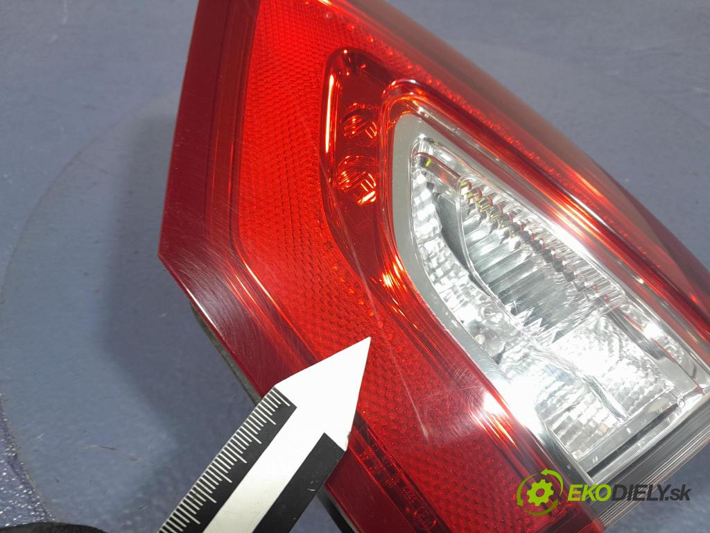 Ford Mondeo 2016 svetlo / reflektor zad Prava: Vnútri: DS73-13A602-JE