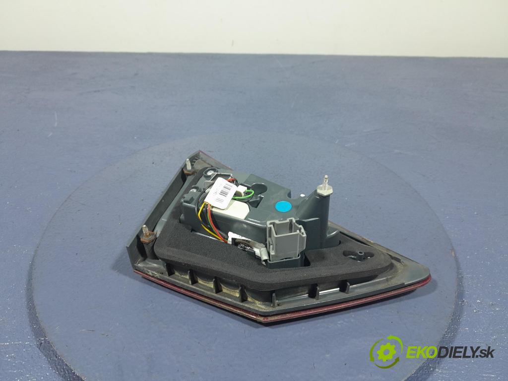 Ford Mondeo 2016 svetlo / reflektor zad Prava: Vnútri: DS73-13A602-JE