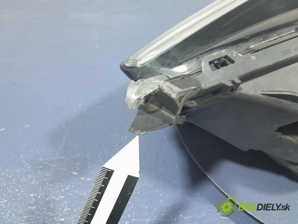 Ford Mondeo 2016 Reflektor: v pravo: ES73-13D154-AE