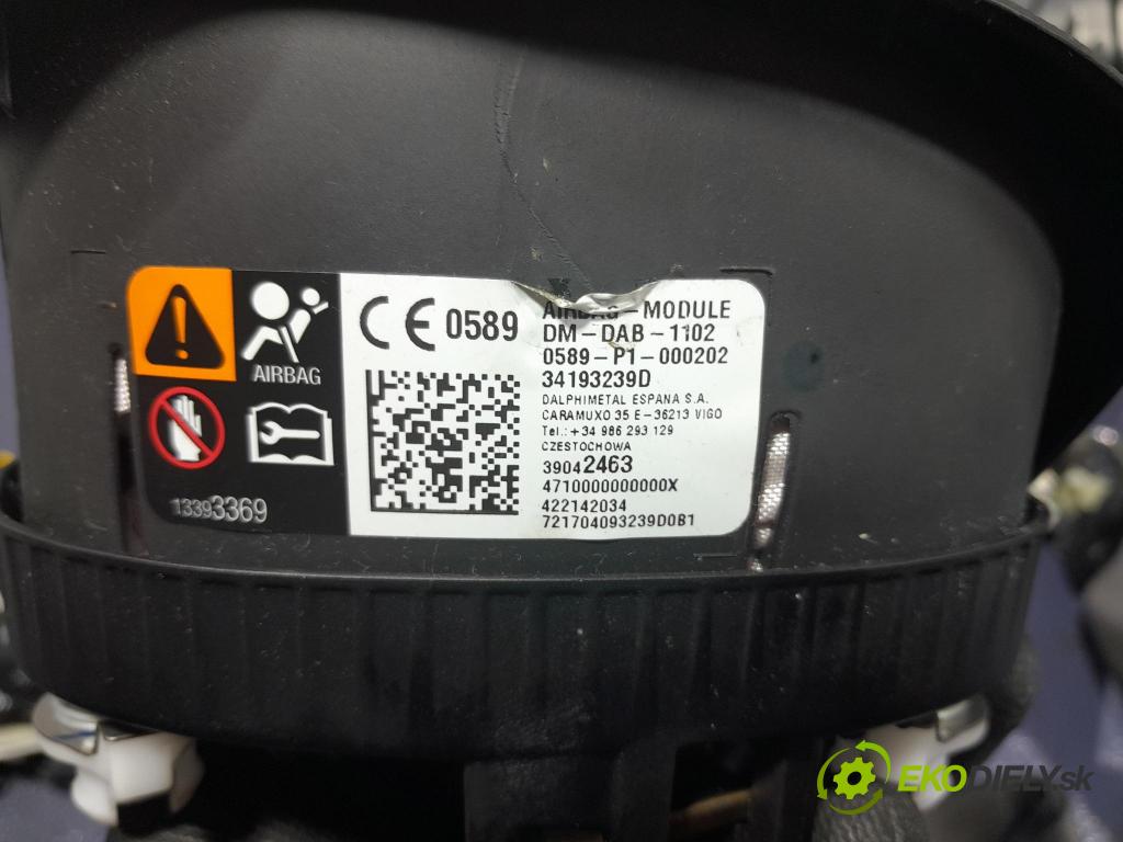 Opel Astra 2017 kokpit,pristrojová doska