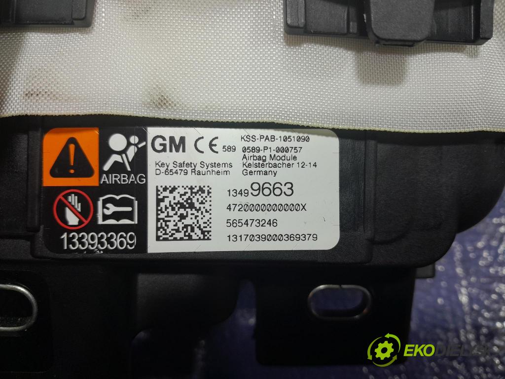 Opel Astra 2017 kokpit,pristrojová doska